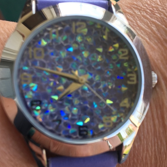 Avon Purple Brilliance Watch - Picture 1 of 5